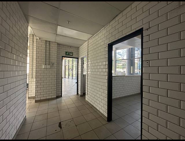 182M² OFFICE TO LET IN SANDTON CENTRAL